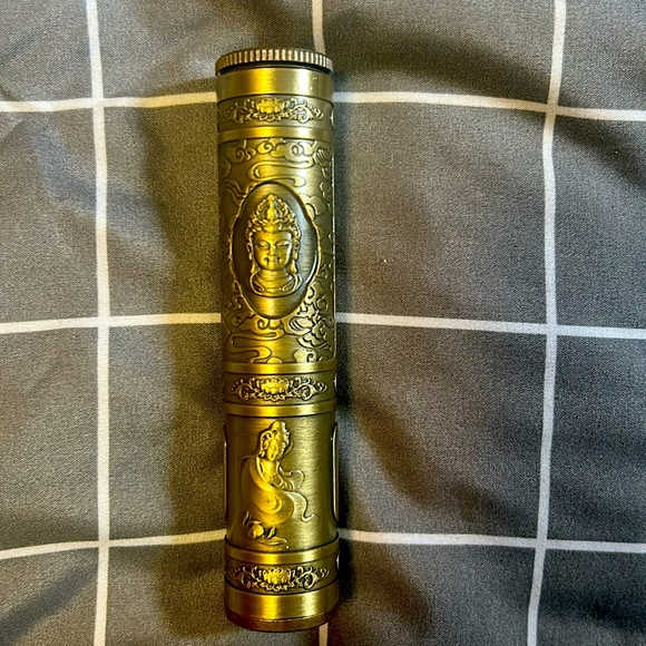 VINTAGE beautifully detailed eastern brass cylindrical container - Picture 2 of 5